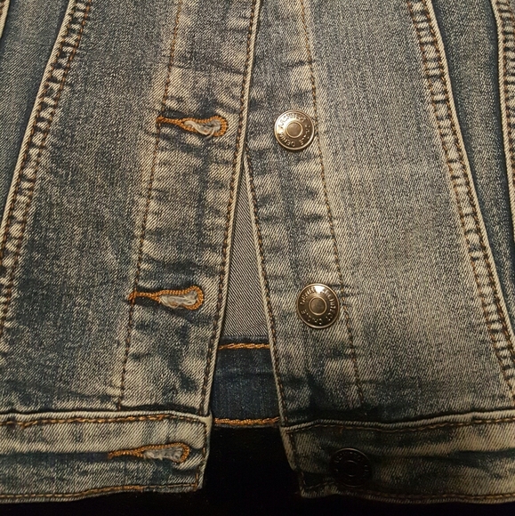 Stylin Jean Vest - Picture 5 of 7